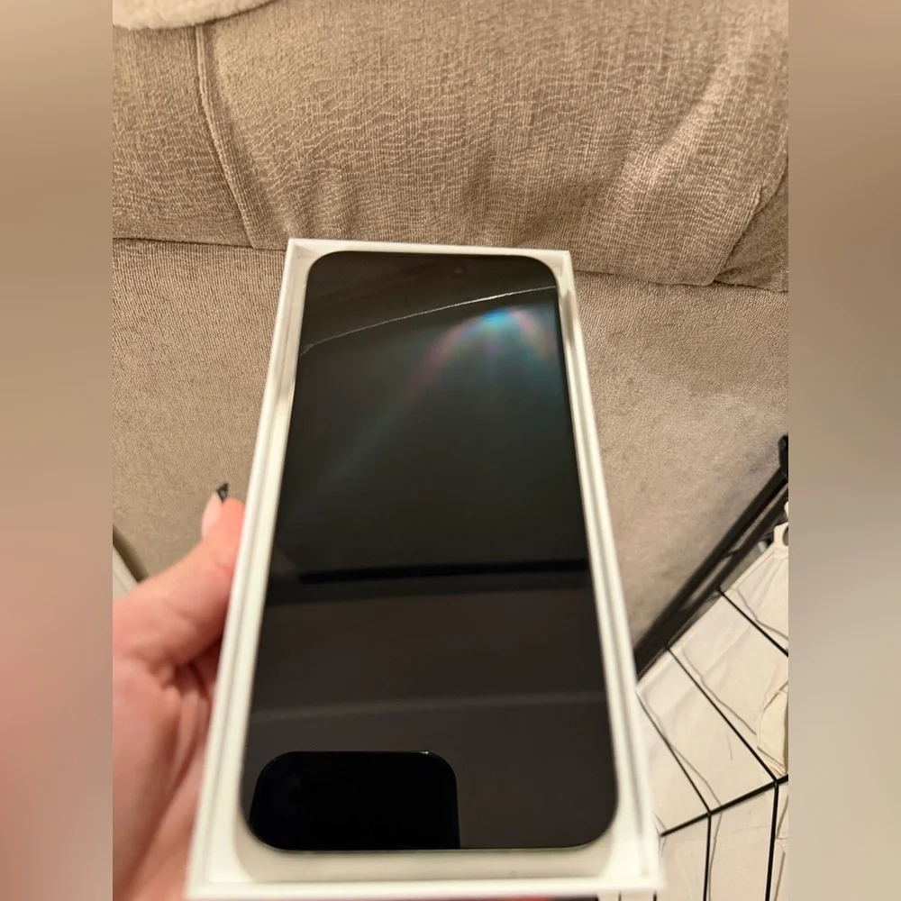 Apple iPhone 15 pro max with Accessories - White Titanium 256gb